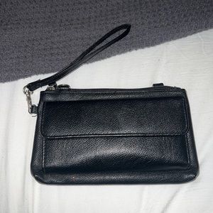 Black clutch